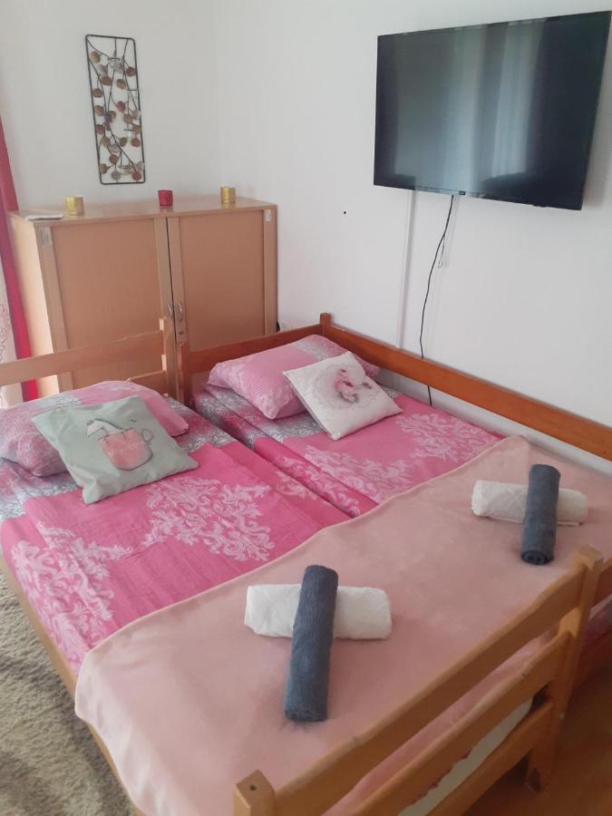 Sleep & Fly - Sarajevo Airport Apartment Exterior photo