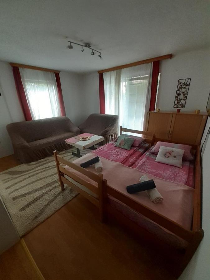 Sleep & Fly - Sarajevo Airport Apartment Exterior photo